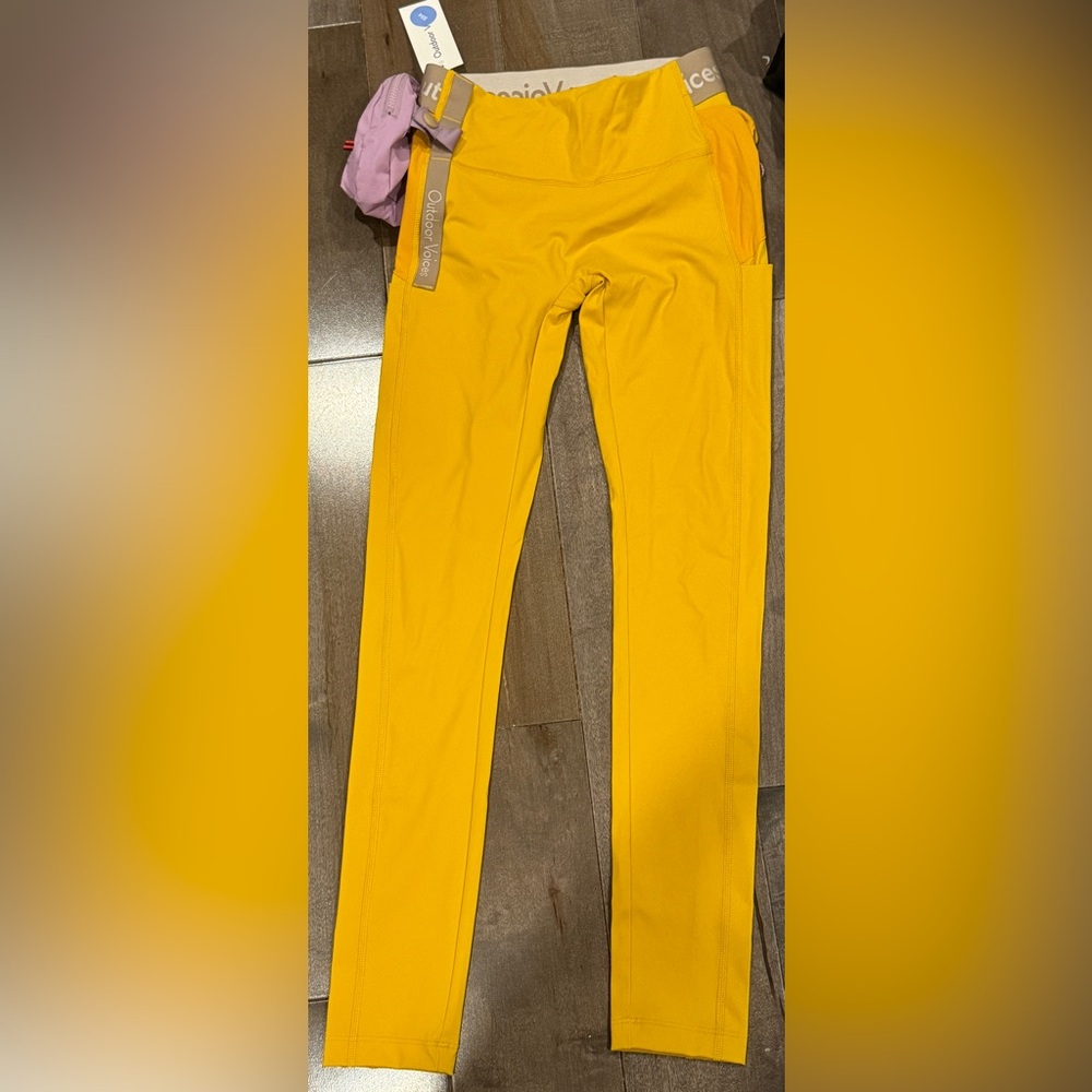 NWT Outdoor Voices leggings-Cider color with removable pouch-xs